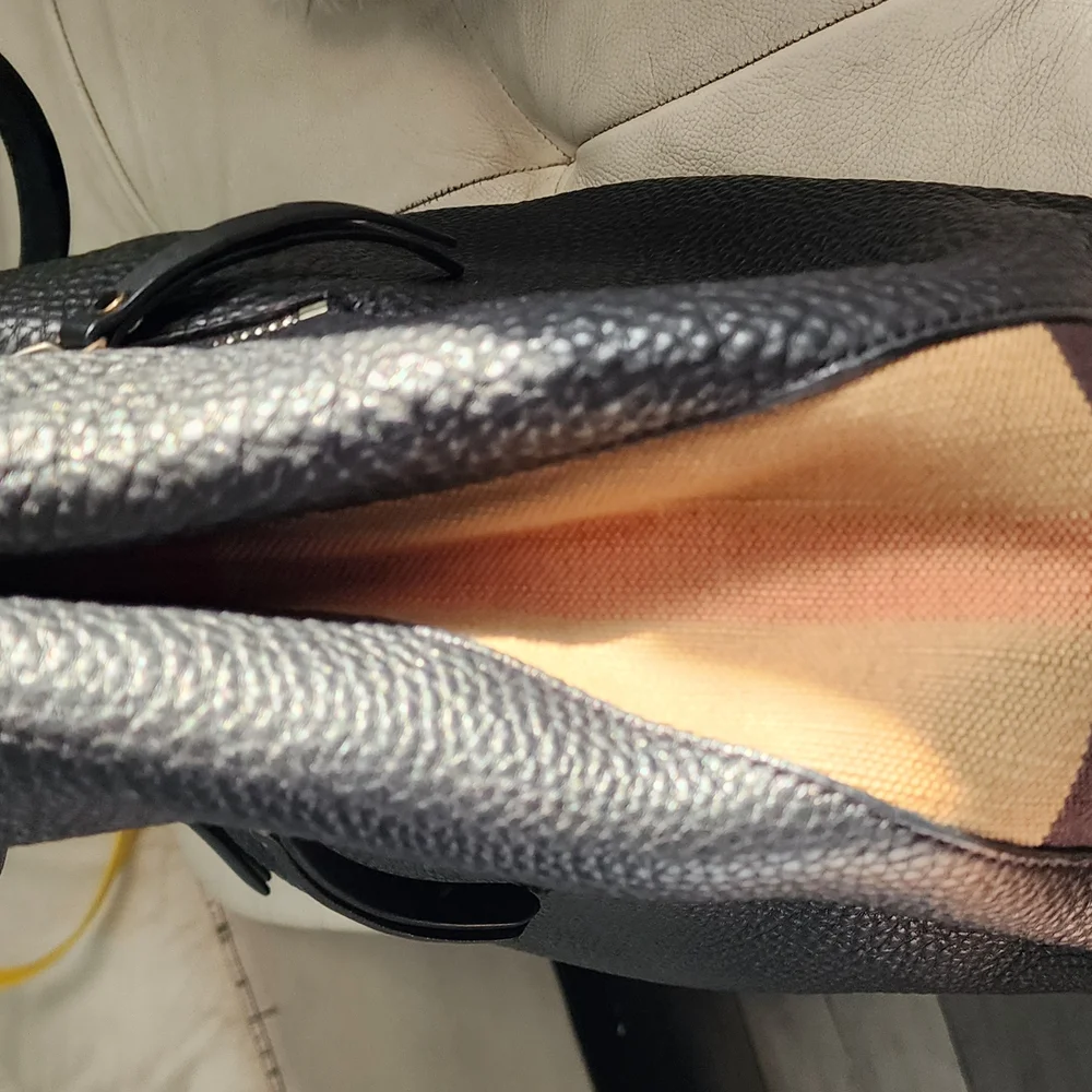 Burberry Black and Tan Women's Bag - Picture 1 of 6